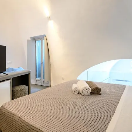 Deep Earth Έξω Γωνιά